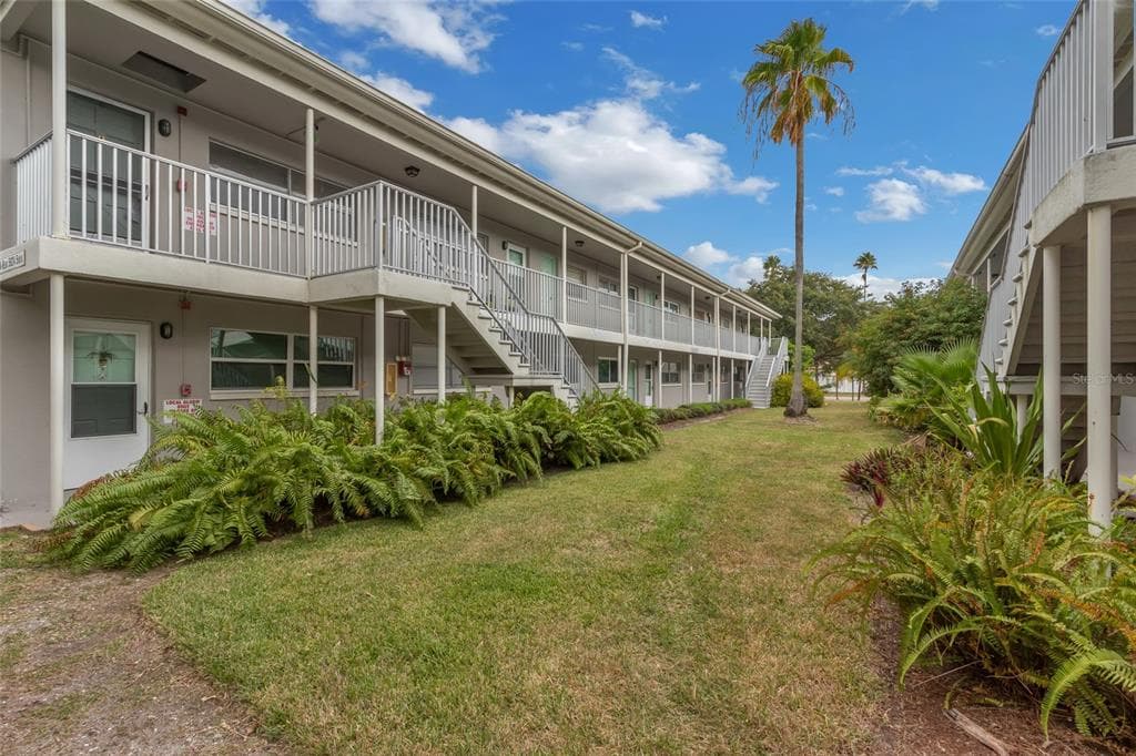 5908 5TH AVENUE N UNIT C3 ST PETERSBURG, FL 33710