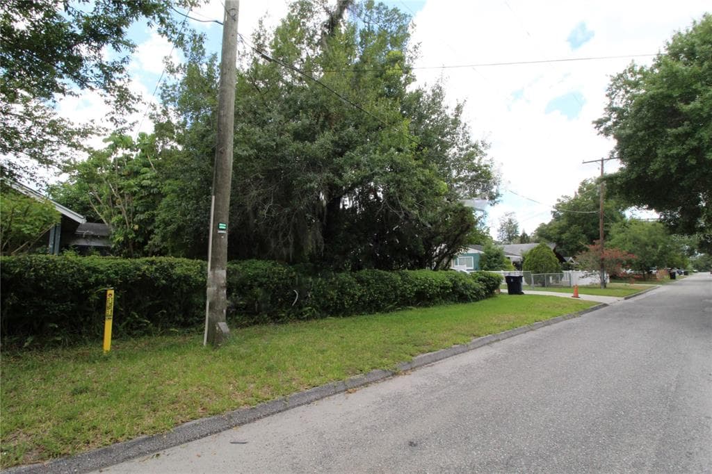 104 W WILDER AVENUE TAMPA, FL 33603