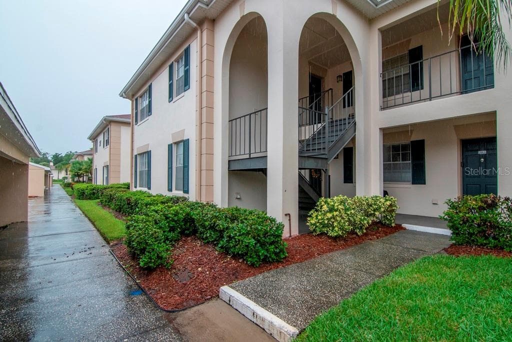 10388 CARROLLWOOD LANE UNIT 285