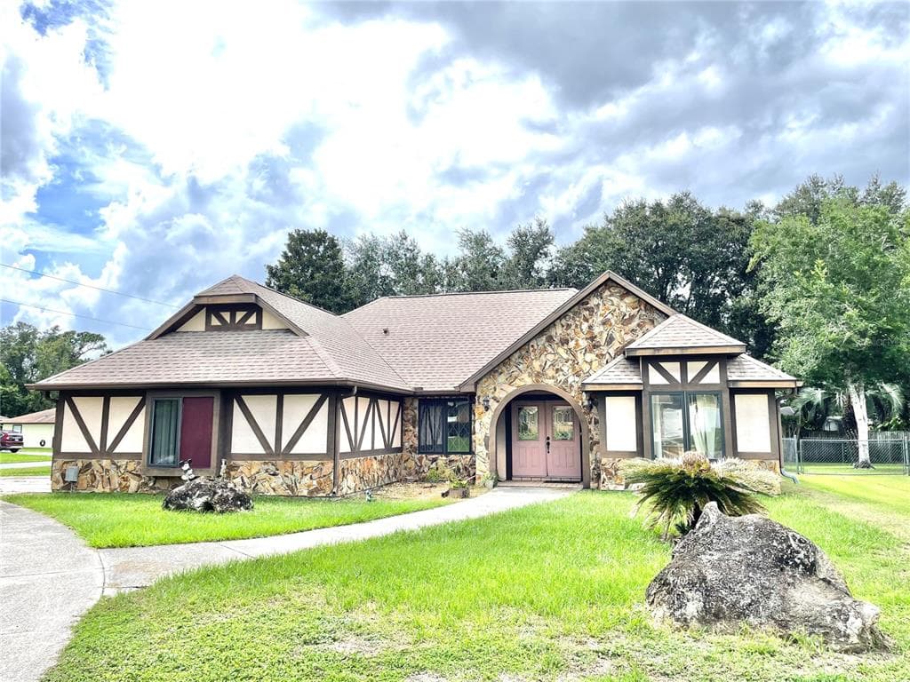 8265 W PERIWINKLE LANE HOMOSASSA, FL 34446