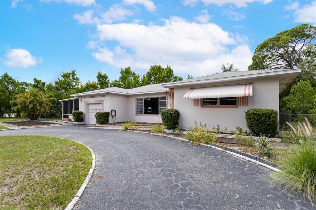 2015 GRAY STREET S GULFPORT, FL 33707