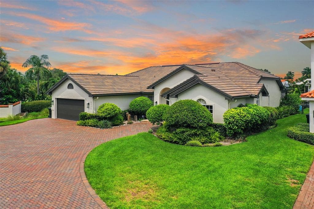 4695 ALISA CIRCLE NE ST PETERSBURG, FL 33703