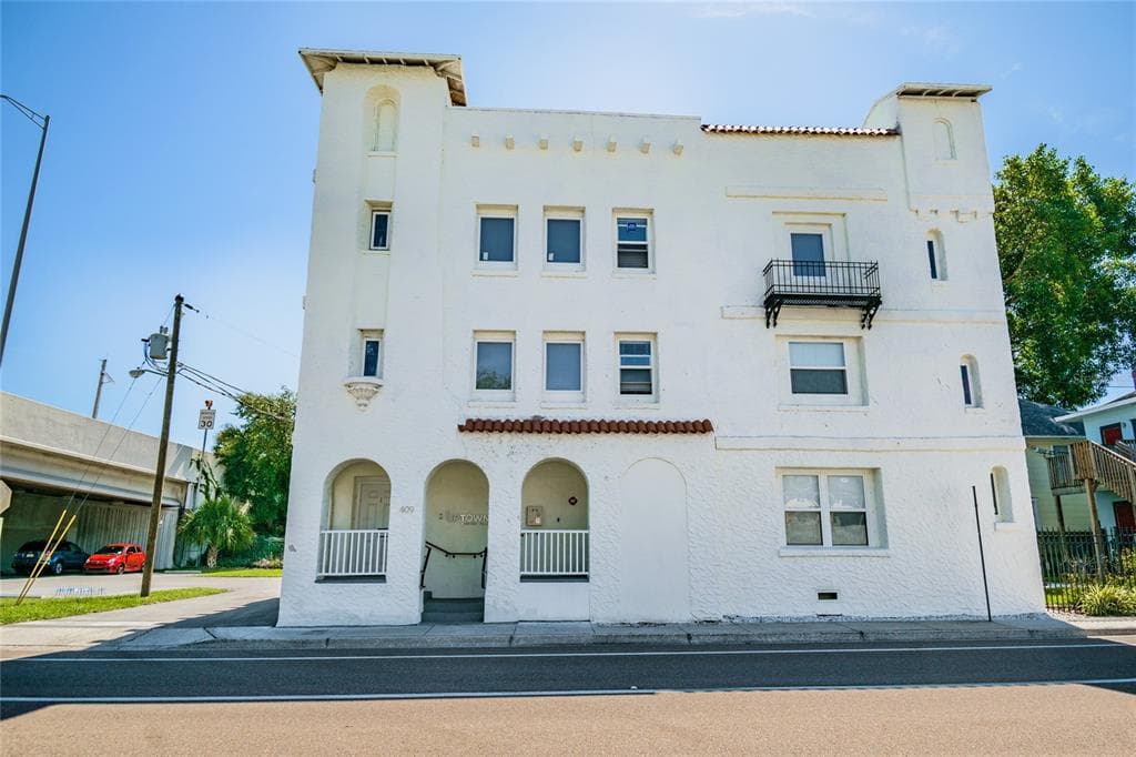 409 8TH STREET N UNIT 2 ST PETERSBURG, FL 33701
