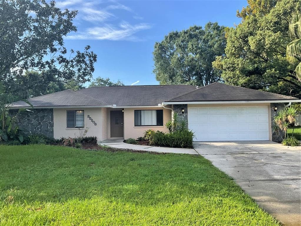 35208 DOLPHIN LAKE DRIVE ZEPHYRHILLS, FL 33541