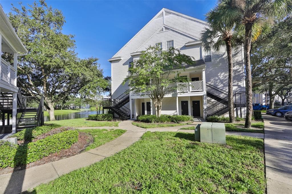 3304 HAVILAND COURT UNIT 201 PALM HARBOR, FL 34684