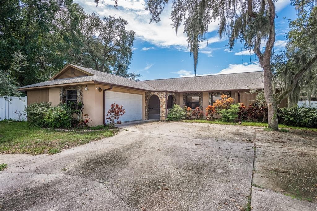 8740 WOODCREST DRIVE PORT RICHEY, FL 34668