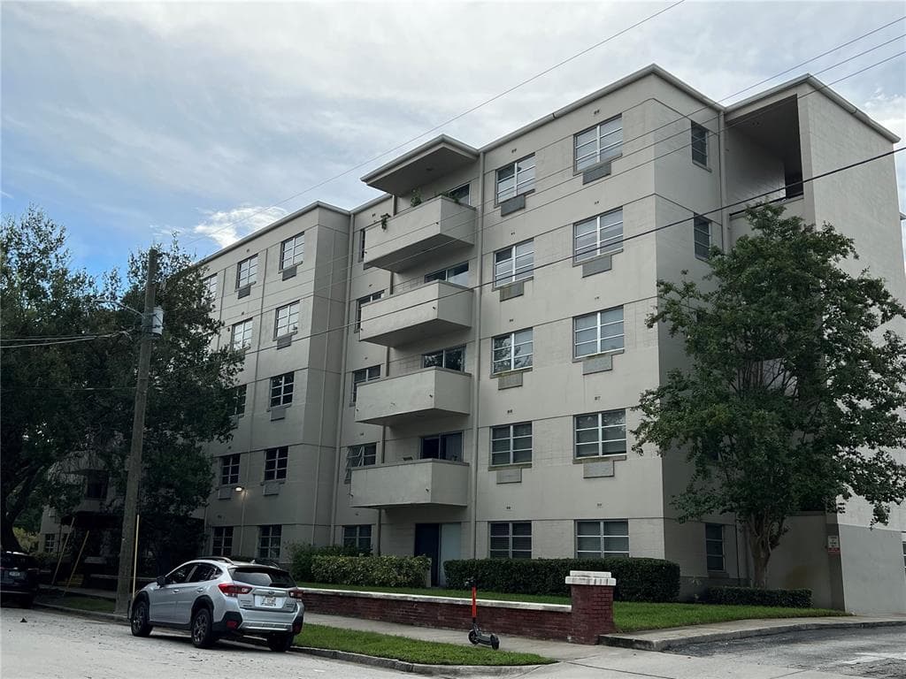 406 W AZEELE AVENUE UNIT 402 TAMPA, FL 33606