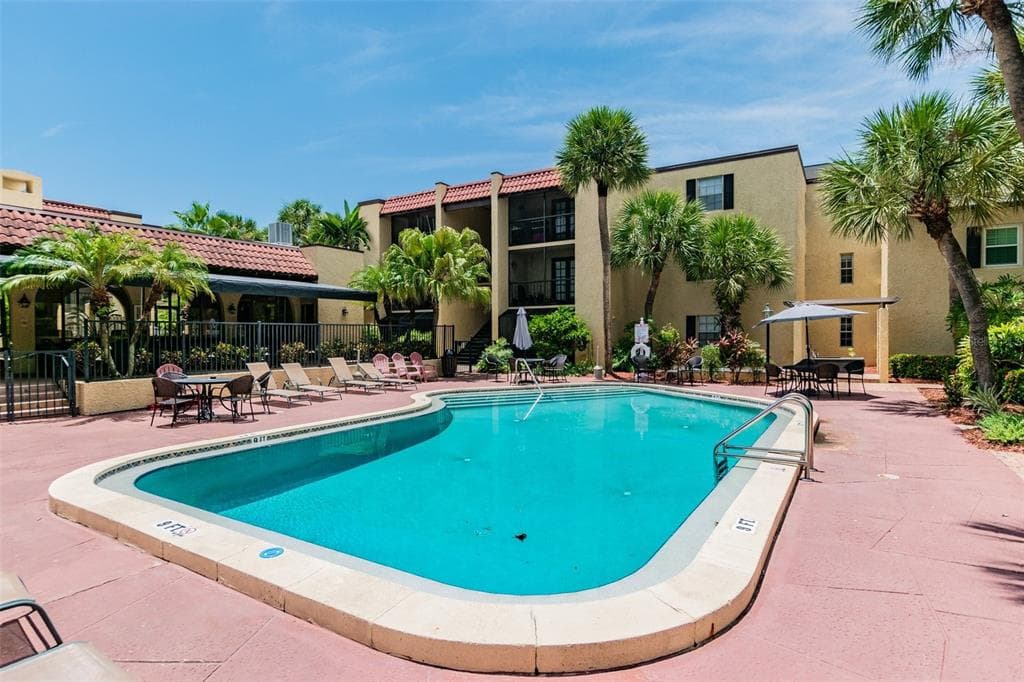 108 ALAMEDA COURT UNIT 336 TAMPA, FL 33609