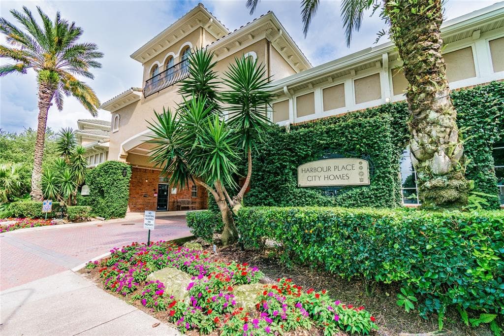 501 KNIGHTS RUN AVENUE UNIT 1238 TAMPA, FL 33602