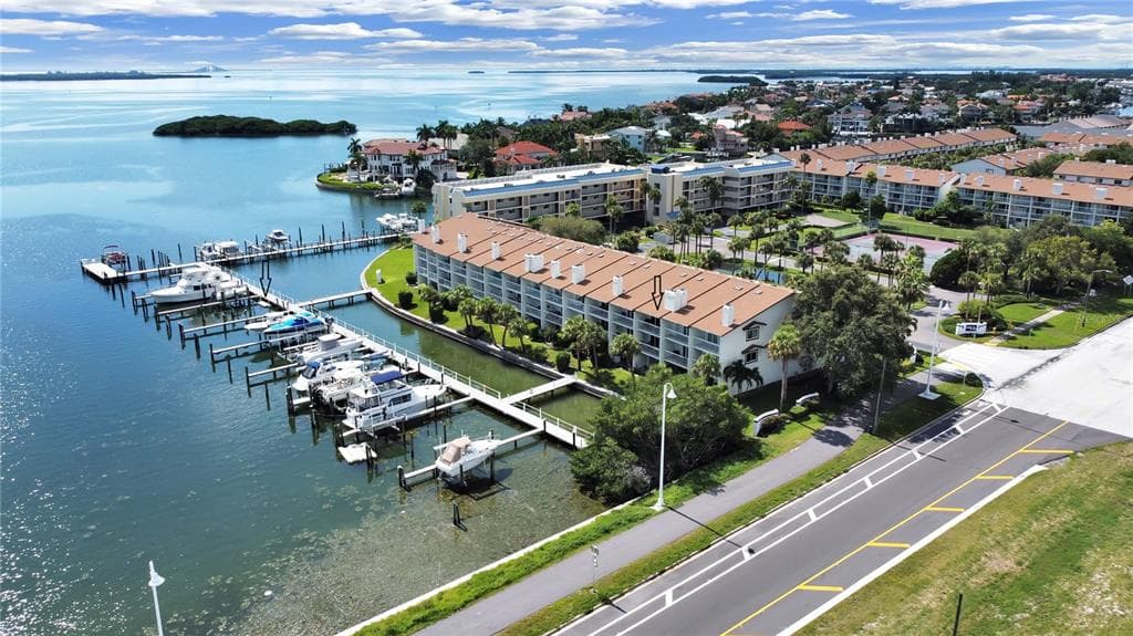 109 YACHT CLUB LANE TIERRA VERDE, FL 33715