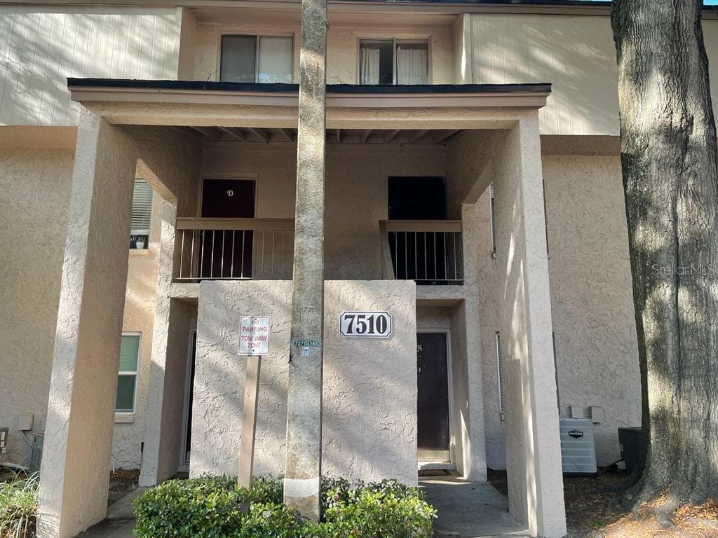 7510 PRESLEY PLACE UNIT 103 TAMPA, FL 33617