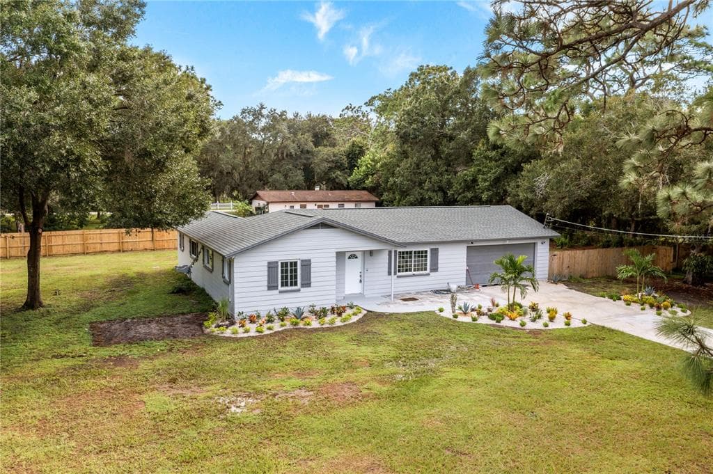 6109 LAKESIDE DRIVE LUTZ, FL 33558