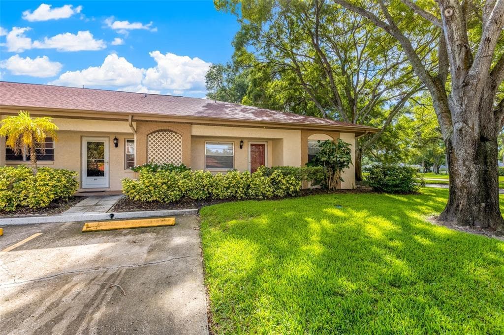 2460 NORTHSIDE DRIVE UNIT 806 CLEARWATER, FL 33761