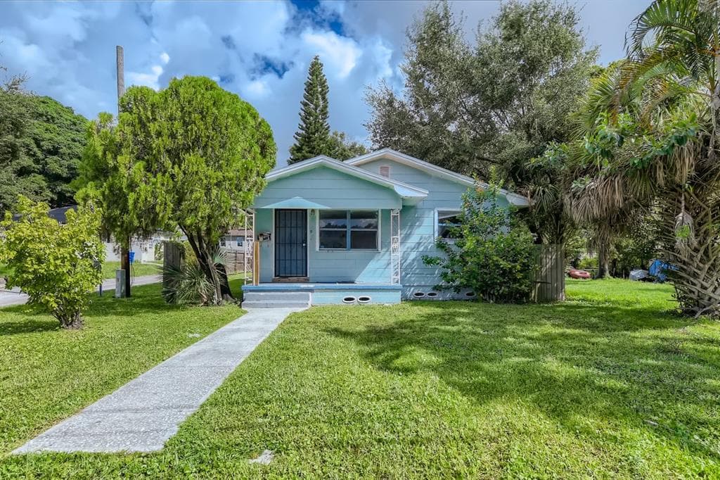 843 QUEENSBORO AVENUE S ST PETERSBURG, FL 33701