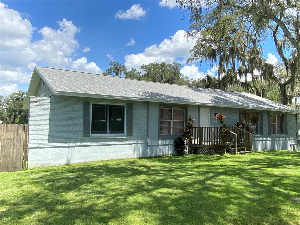 300 LARSON AVENUE BRANDON, FL 33510