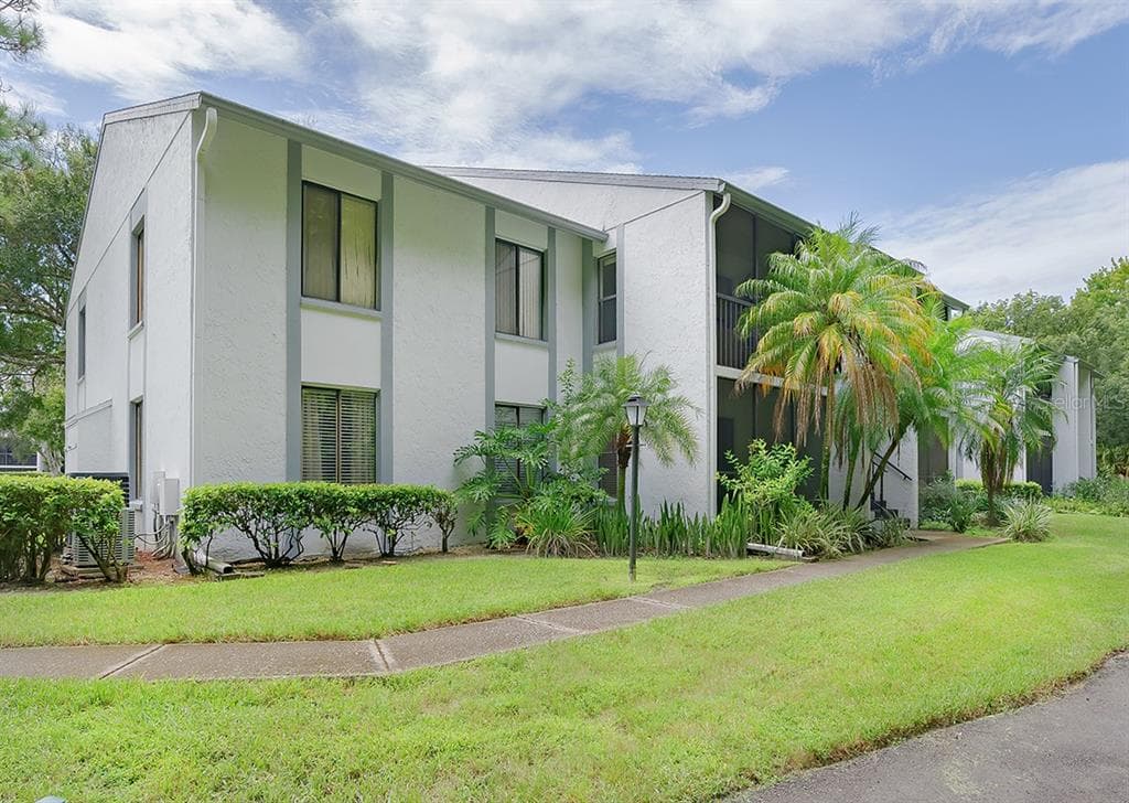 1204 PINE RIDGE CIRCLE W UNIT G1 TARPON SPRINGS, FL 34688