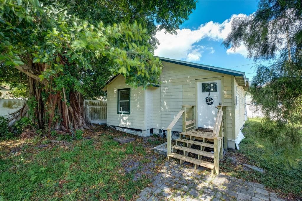 2933 56TH AVENUE N ST PETERSBURG, FL 33714