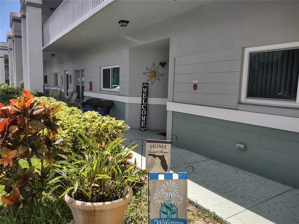 2298 AMERICUS BOULEVARD E UNIT 10 CLEARWATER, FL 33763