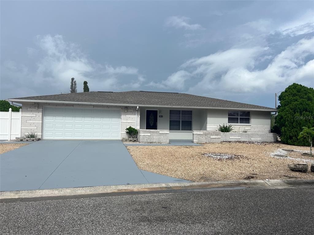 10411 VIRIDIAN DRIVE PORT RICHEY, FL 34668