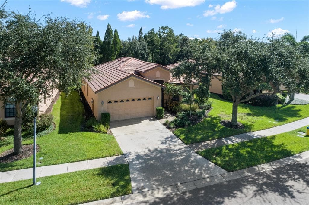 209 SILVER FALLS DRIVE APOLLO BEACH, FL 33572