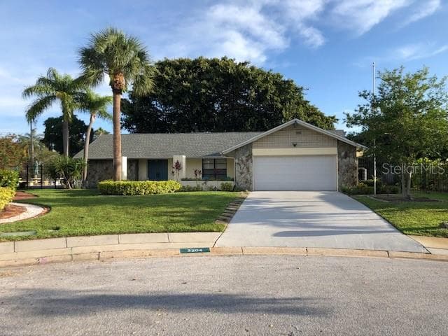 3204 HILLTOP LANE