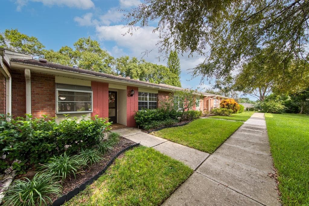 2264 LARK CIRCLE W UNIT C PALM HARBOR, FL 34684