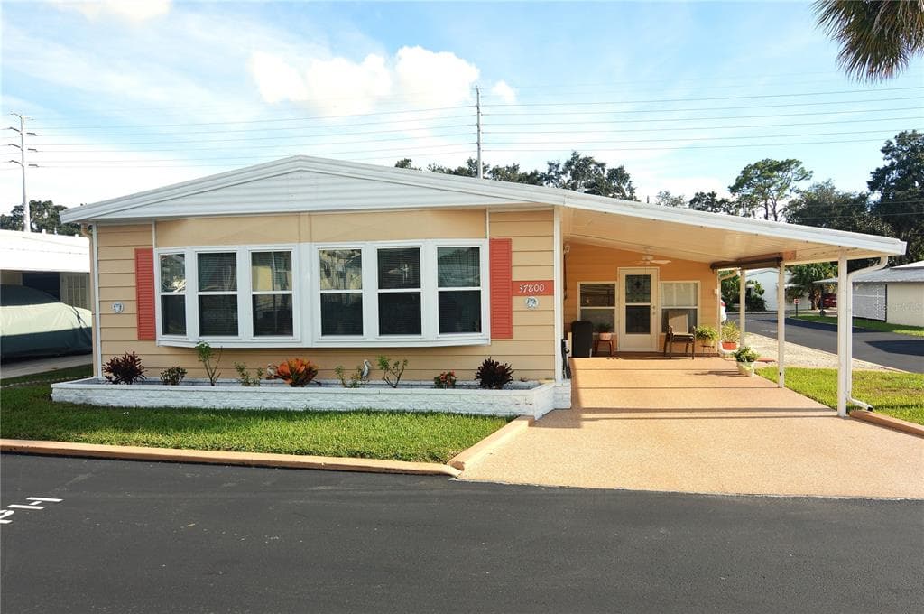 37800 BARCELONA AVENUE ZEPHYRHILLS, FL 33541