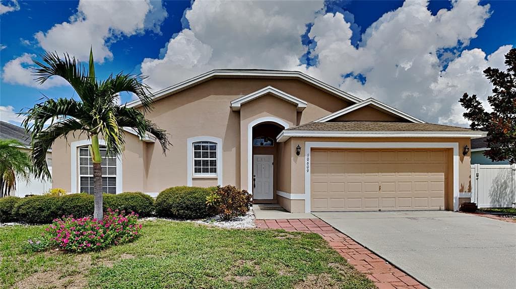 10609 CARLOWAY HILLS DRIVE WIMAUMA, FL 33598