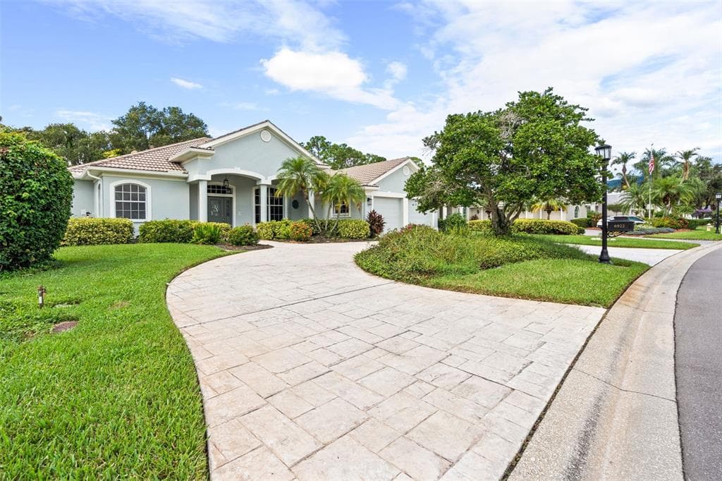 6922 CHICKASAW BAYOU ROAD BRADENTON, FL 34203