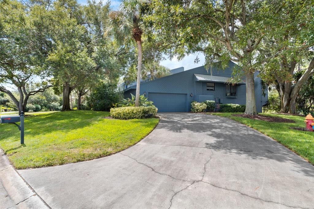14 MARINER DRIVE TARPON SPRINGS, FL 34689
