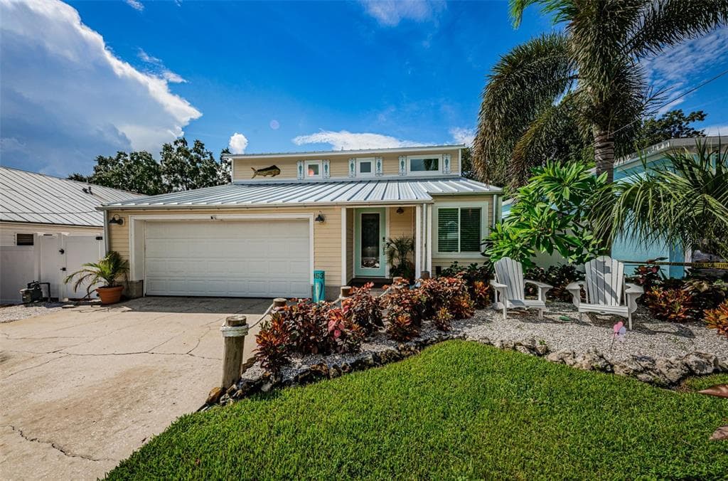 453 CRYSTAL BEACH AVENUE CRYSTAL BEACH, FL 34681