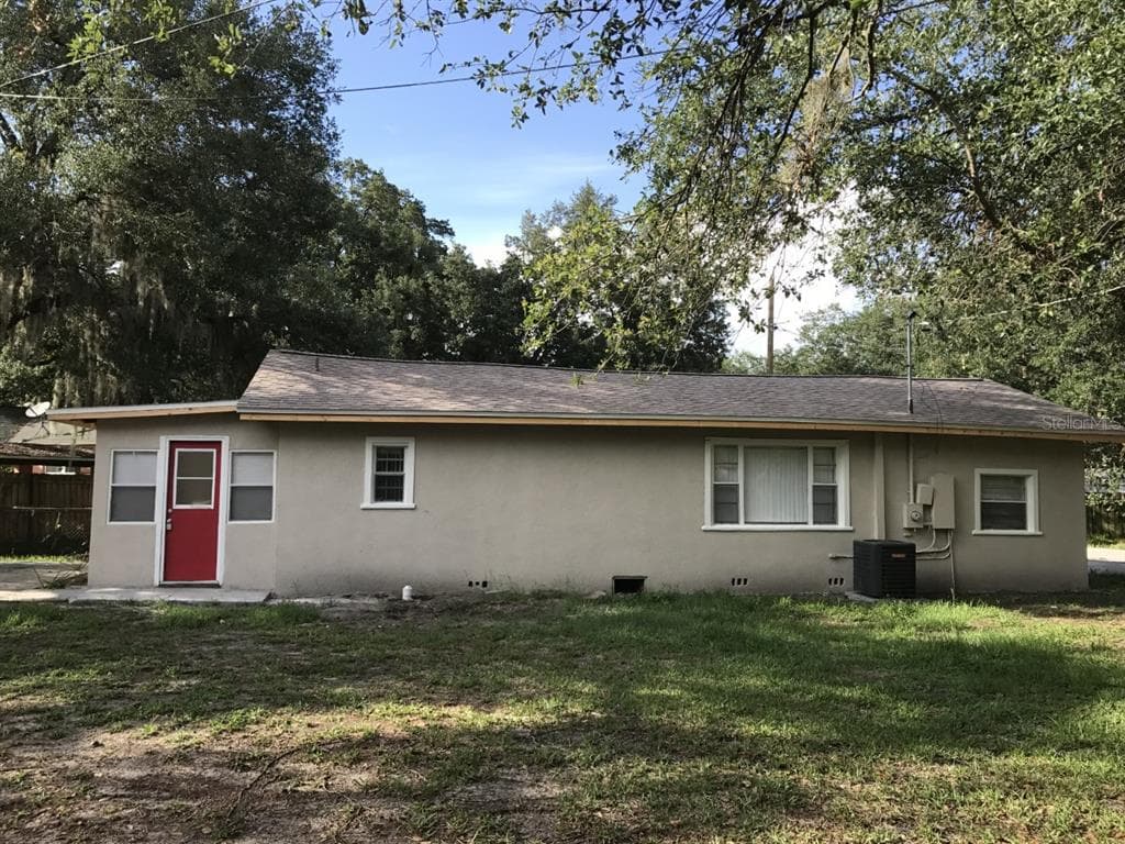 9805 MASSACHUSETTS STREET GIBSONTON, FL 33534