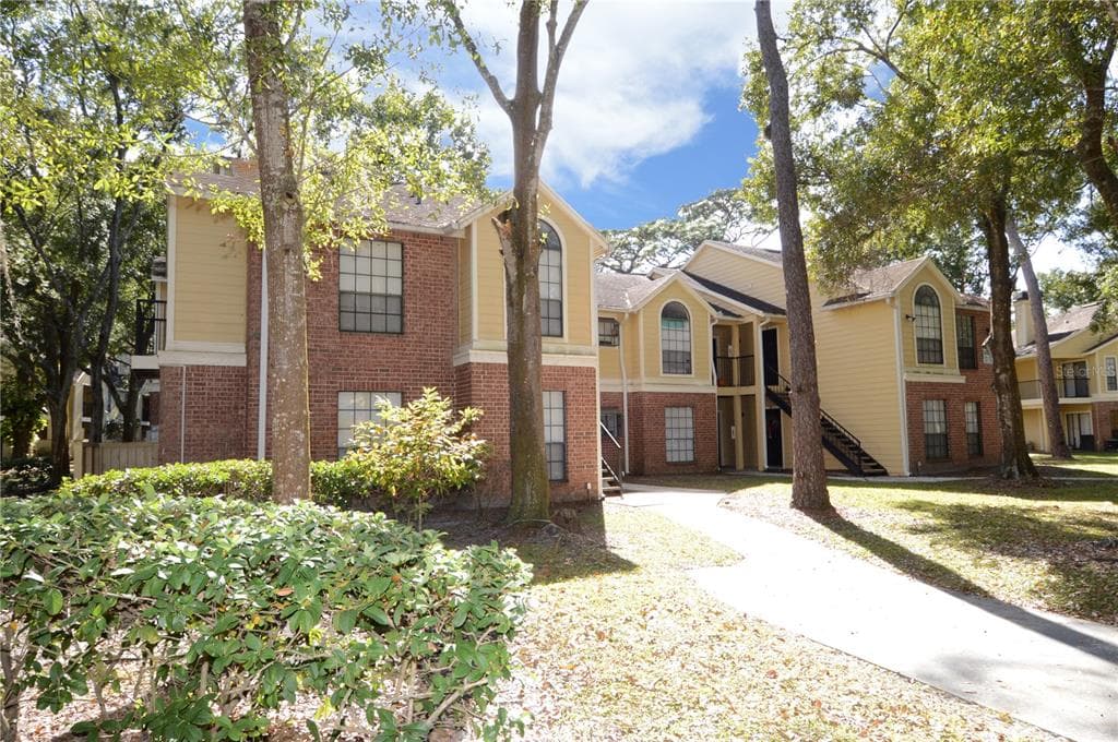 8635 MALLARD RESERVE DRIVE UNIT 201 TAMPA, FL 33614