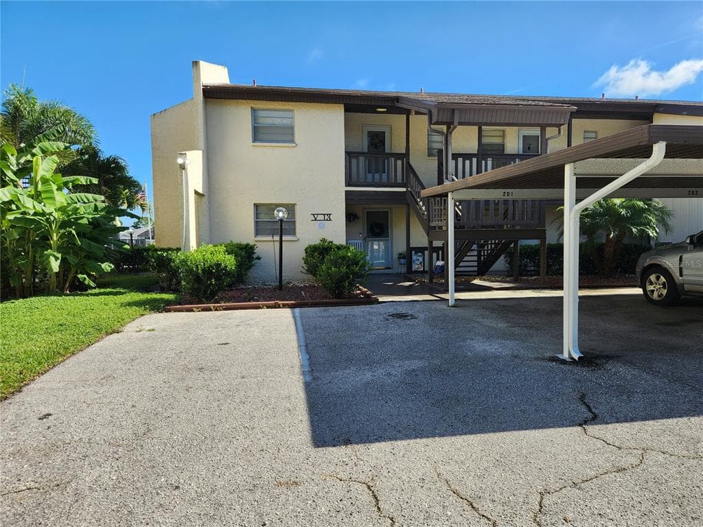 4515 MARINE PARKWAY UNIT 101 NEW PORT RICHEY, FL 34652