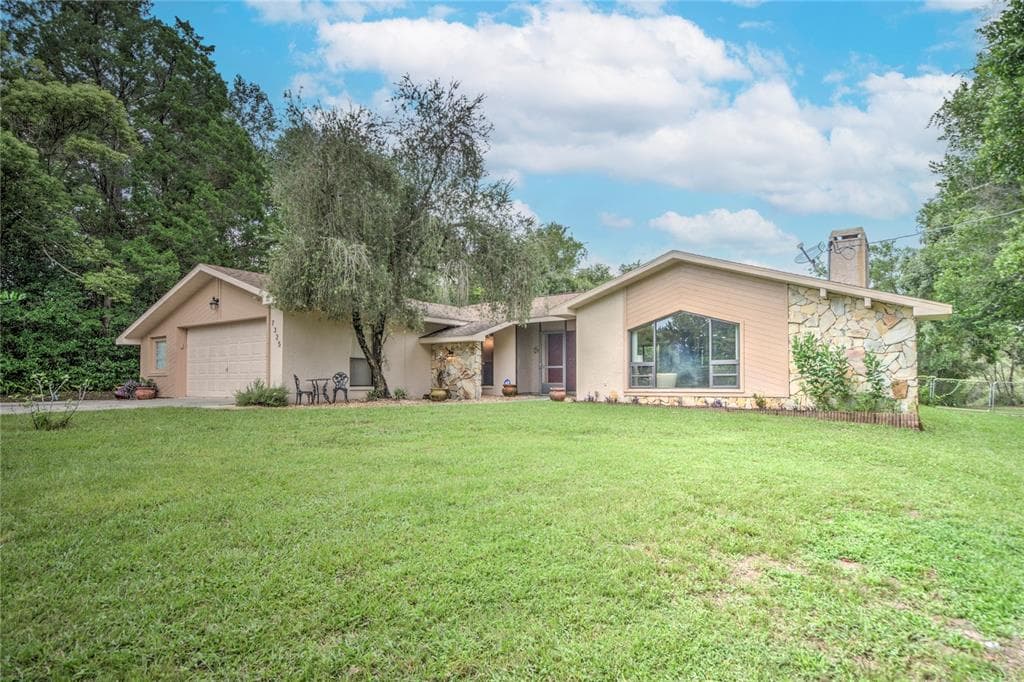7325 JOMEL DRIVE WEEKI WACHEE, FL 34607
