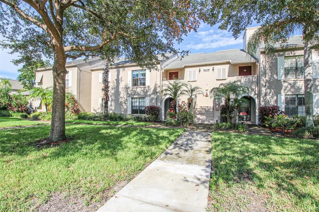 2450 PELICAN COURT UNIT Q202 CLEARWATER, FL 33762