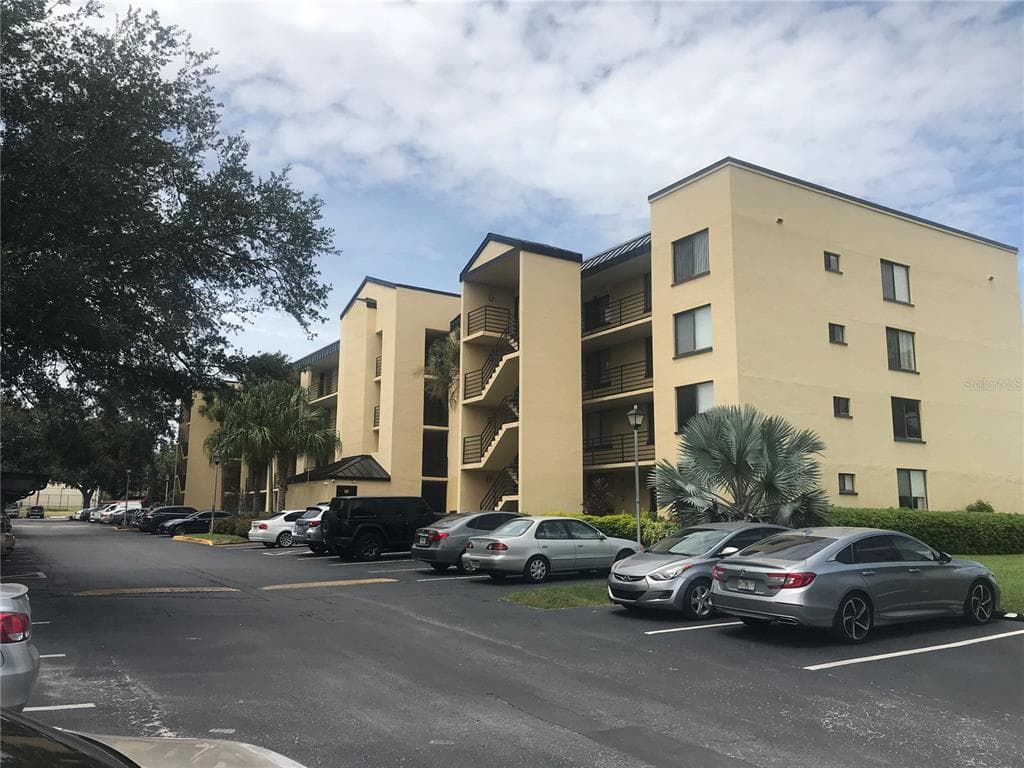 2424 W TAMPA BAY BOULEVARD UNIT M104 TAMPA, FL 33607