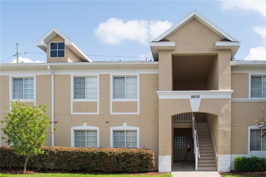 9606 SEADALE COURT UNIT 101 RIVERVIEW, FL 33578