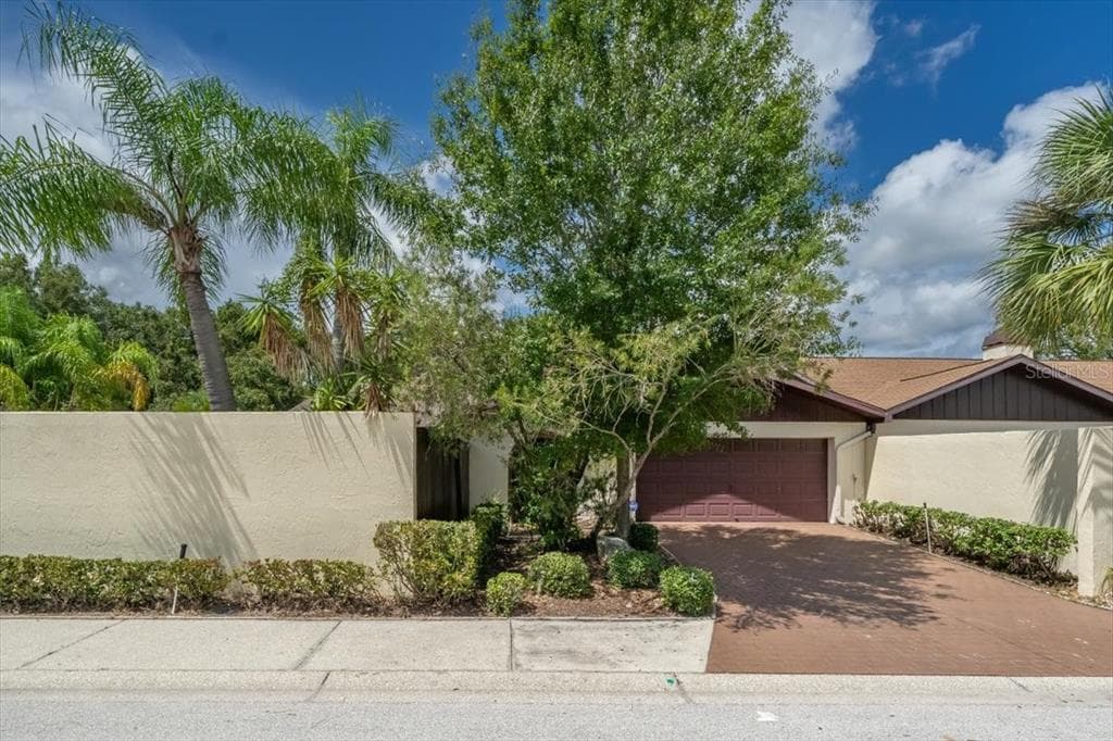 13608 AVISTA DRIVE TAMPA, FL 33624