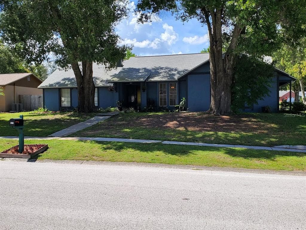 822 TARAWOOD LANE