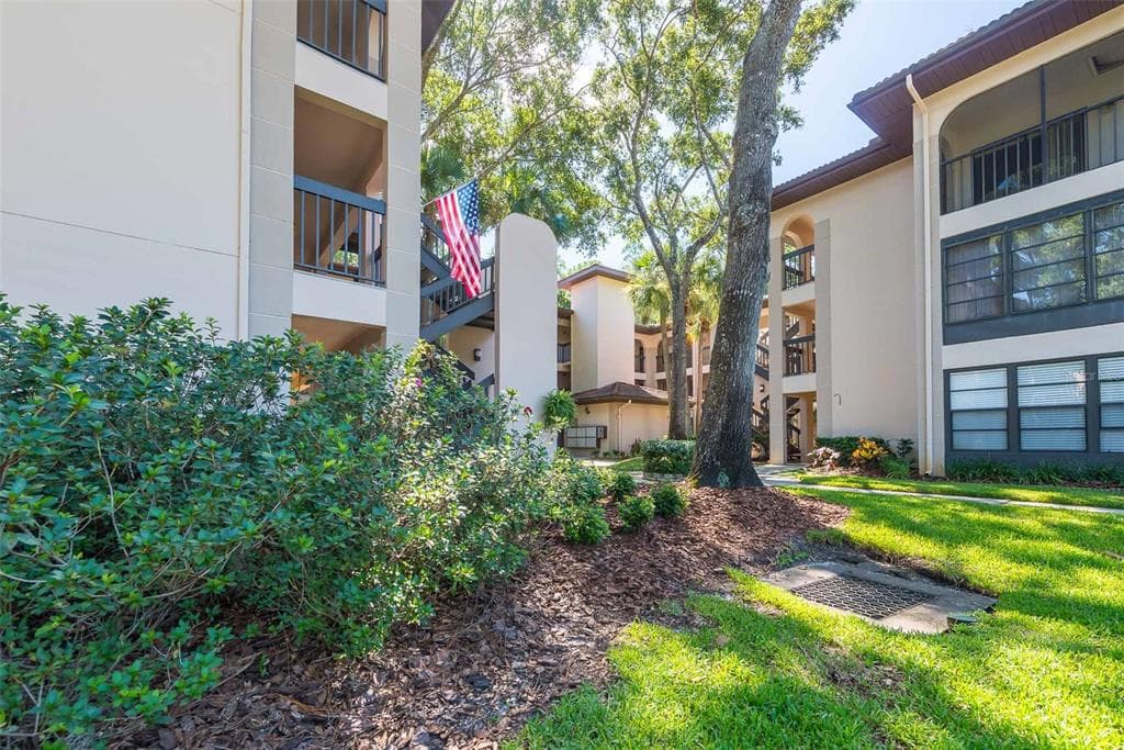 3399 MERMOOR DRIVE UNIT 206 PALM HARBOR, FL 34685