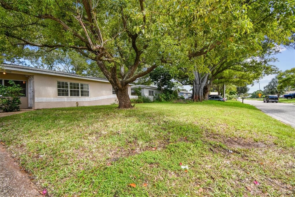 6001 42ND AVENUE N ST PETERSBURG, FL 33709