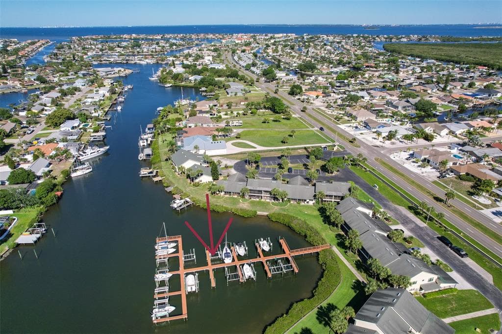 648 YARDARM DR DRIVE APOLLO BEACH, FL 33572