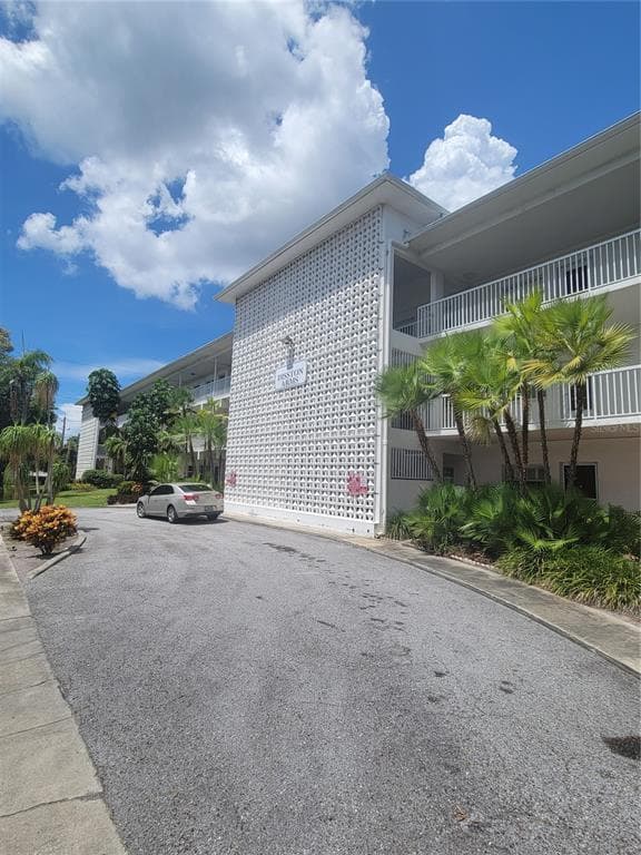 5155 9TH AVENUE N UNIT 201 ST PETERSBURG, FL 33710