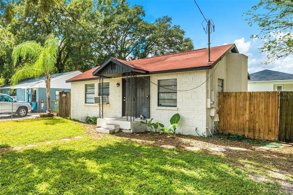 8218 N 18TH STREET TAMPA, FL 33604