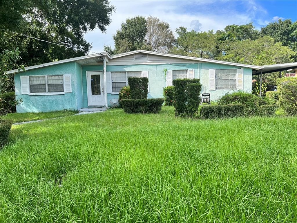 8304 ENDIVE AVENUE TAMPA, FL 33619