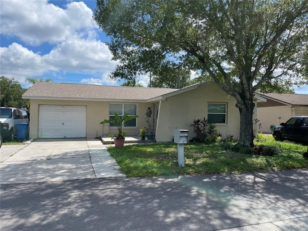 7107 HARBORHILLS COURT