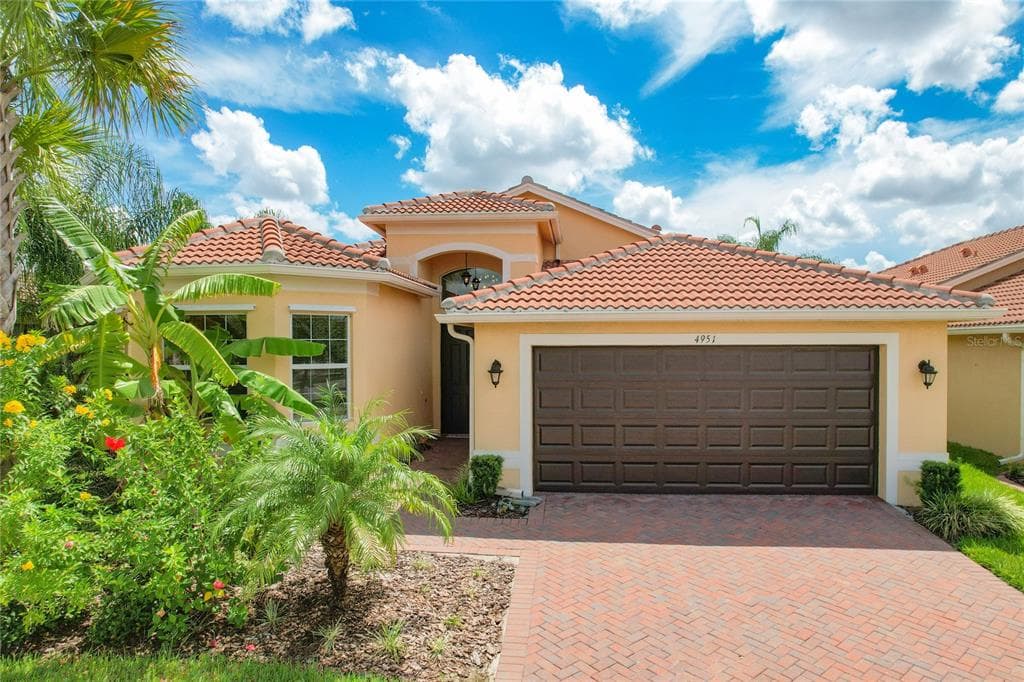 4951 GRAND BANKS DRIVE WIMAUMA, FL 33598