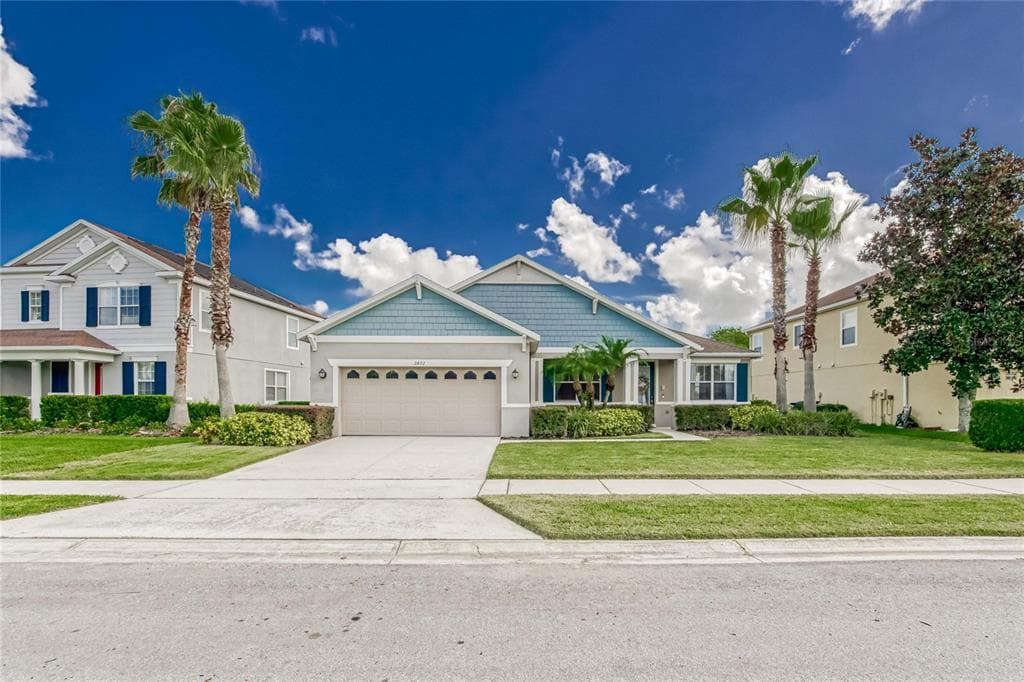 2472 WINNIPEG DRIVE LAKELAND, FL 33805