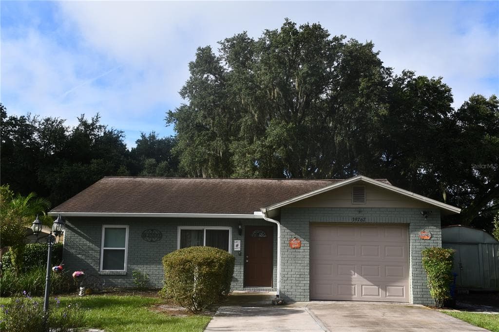 39767 MEADOWOOD LOOP ZEPHYRHILLS, FL 33542